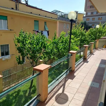 Profumo Di Limone Con Giardino 奥比索拉玛里纳